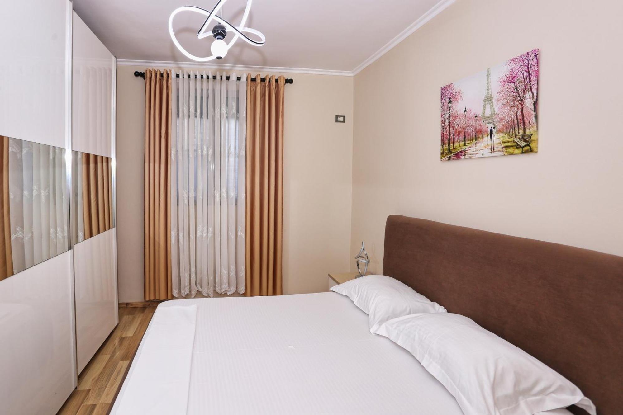 R&B City Center Apartment Tirana Exterior foto